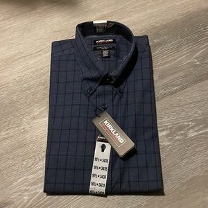 Kirkland Signature Men’s Traditional Fit Dress Shirt